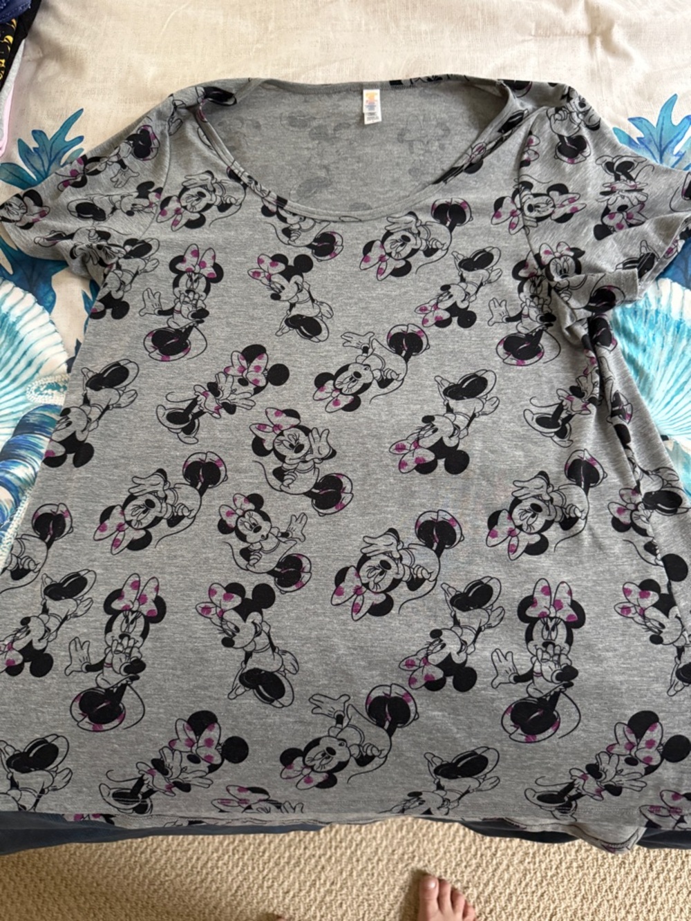 LuLaRoe Gray Minnie Mouse Short Sleeve Tee with Pink Bows